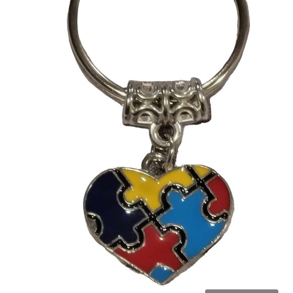 Autism Puzzle Heart Keychain New - Picture 2 of 3